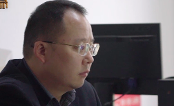 扶贫第一书记-郑如舰